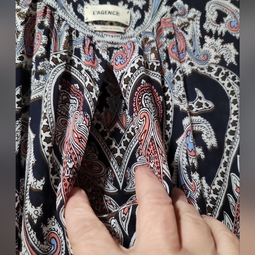 L'Agence Abella Paisley Sleeveless Blouse Small Silk Dark Navy - Picture 7 of 8